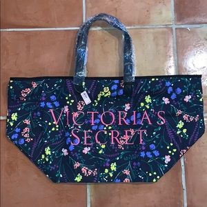 Victoria’s Secret tote bag
